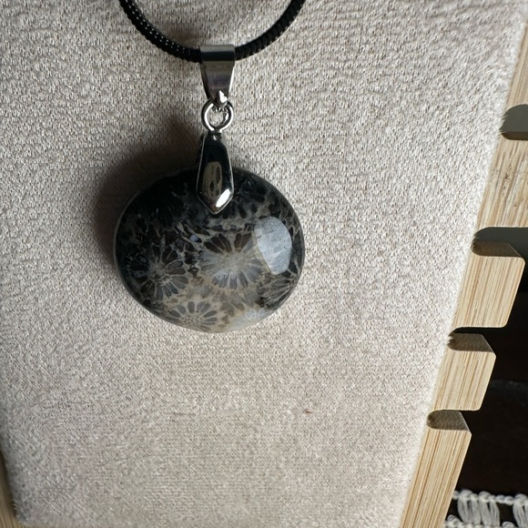 Round Coral Fossil Jade Pendant Necklace - Picture 5 of 11
